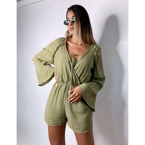 Green Romper Long Flare Sleeve Crinkle Texture Wrap Style - Picture 1 of 10